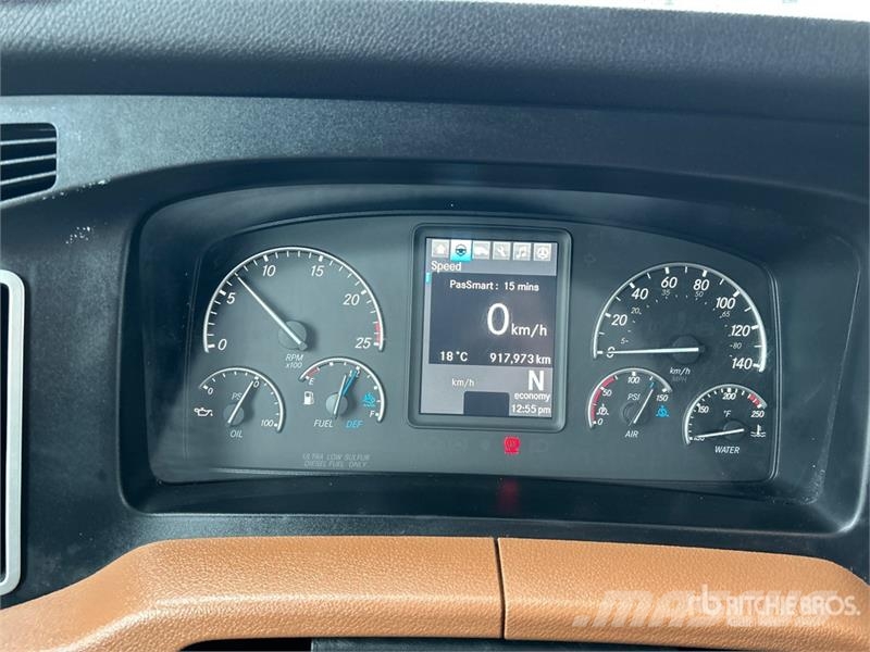 Freightliner Cascadia 126 وحدات الجر
