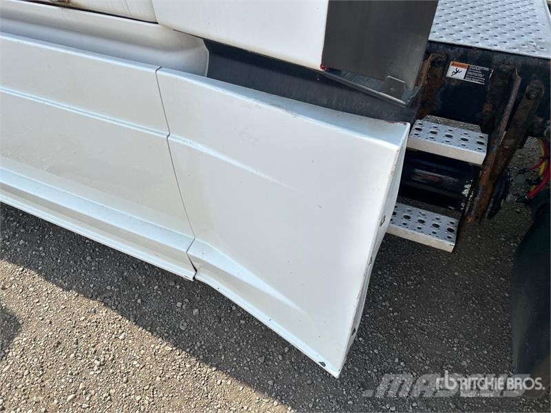 Freightliner Cascadia 125 6x4 T/A Sleeper Truck Tractor Truck Tractor Units