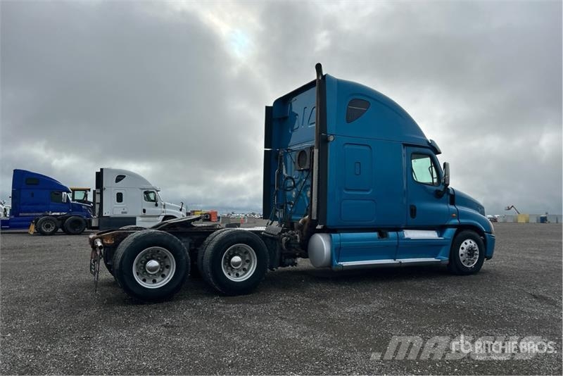 Freightliner Cascadia 125 Vetopöytäautot