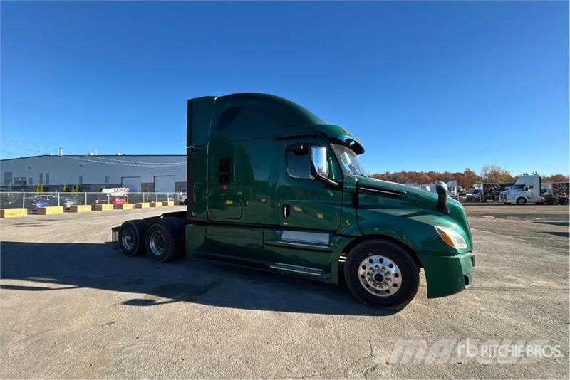 Freightliner Cascadia 126 6x4 T/A Sleeper Truck Tractor Sattelzugmaschinen