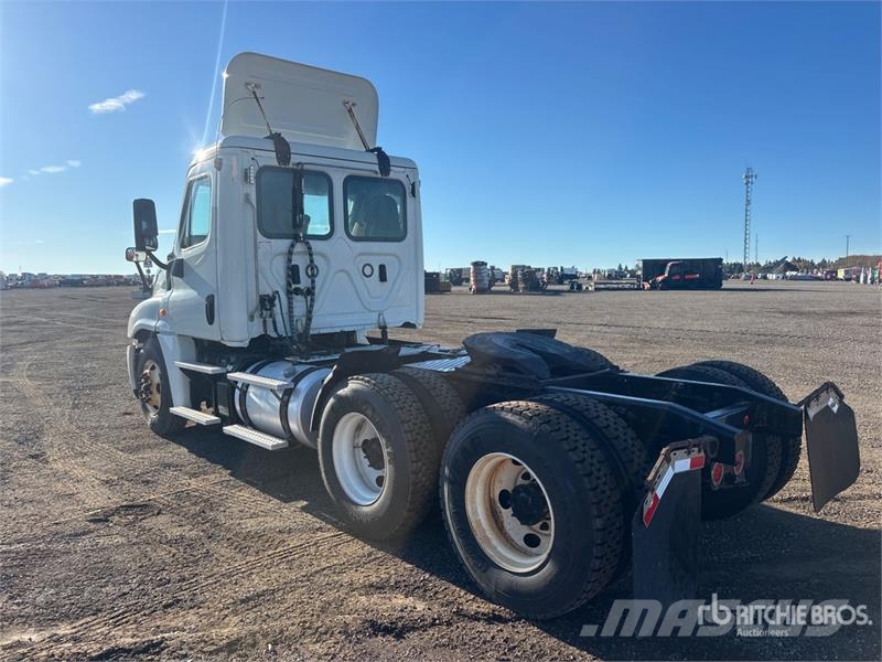 Freightliner Cascadia 125 Тягачі
