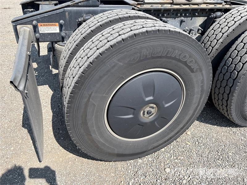 Freightliner Cascadia 126 Naudoti vilkikai
