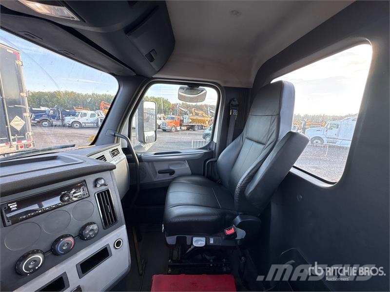 Freightliner Cascadia 126 Седельные тягачи
