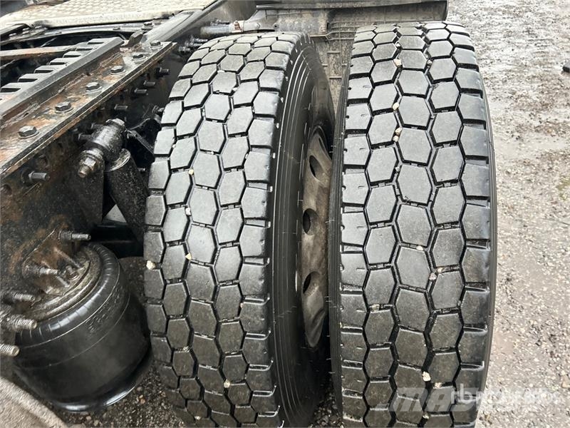 Freightliner Cascadia 126 Truck Tractor Units