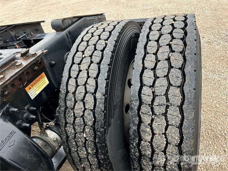 Freightliner Cascadia 126 وحدات الجر