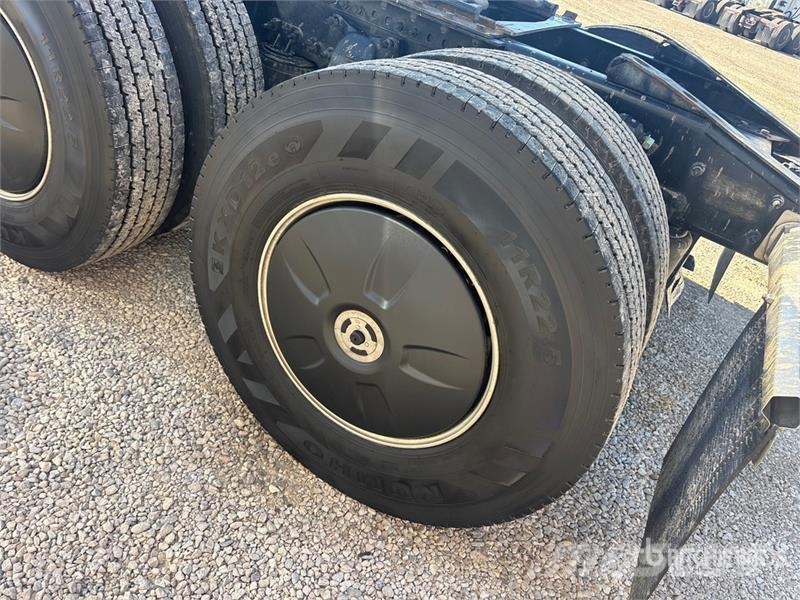 Freightliner Cascadia 126 Trekkers