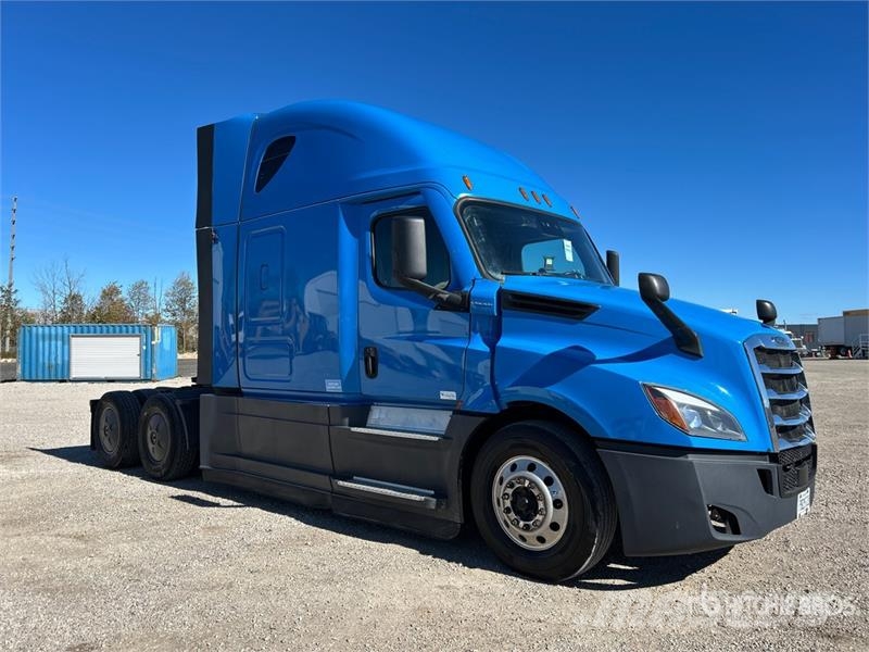 Freightliner Cascadia 126 6x4 T/A Sleeper Truck Tractor وحدات الجر