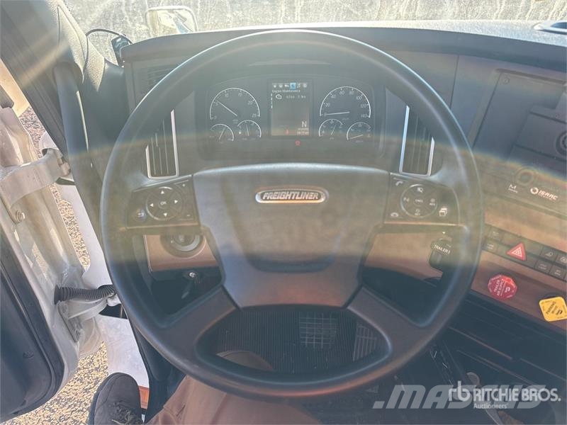 Freightliner Cascadia 126 وحدات الجر