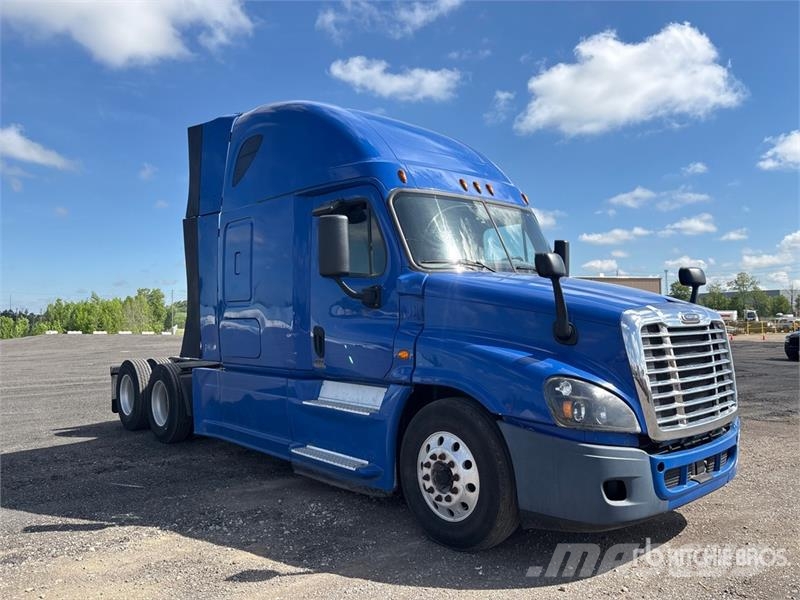Freightliner Cascadia 125 6x4 Evolution T/A Sleeper Truck Tract Motrici e Trattori Stradali