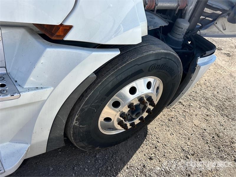 Freightliner Cascadia 126 وحدات الجر