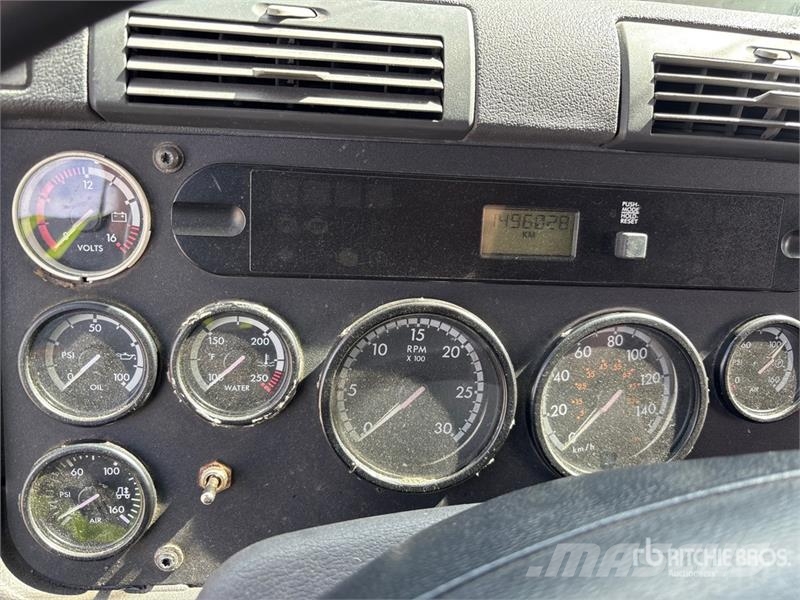 Freightliner Cascadia 125 6x4 T/A Sleeper Truck Tractor Trekkvogner