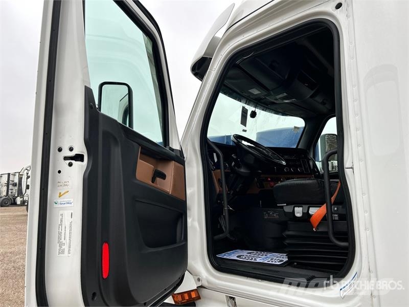 Freightliner Cascadia 126 وحدات الجر