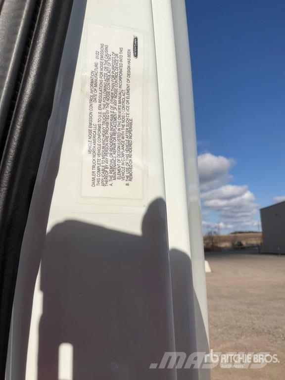 Freightliner Cascadia 126 6x4 T/A Sleeper Truck Tractor وحدات الجر
