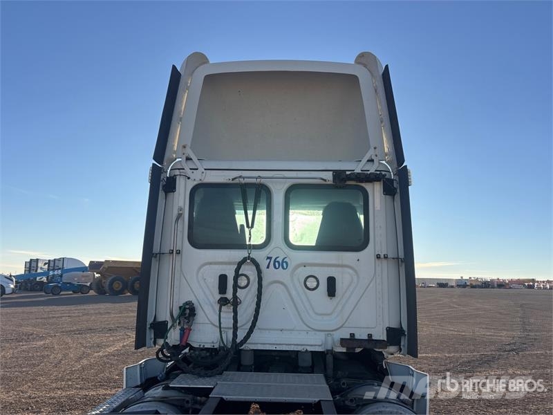 Freightliner Cascadia 126 وحدات الجر