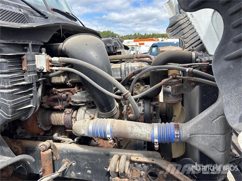 Freightliner Cascadia 125 6x4 T/A Sleeper Truck Tractor Trekkvogner