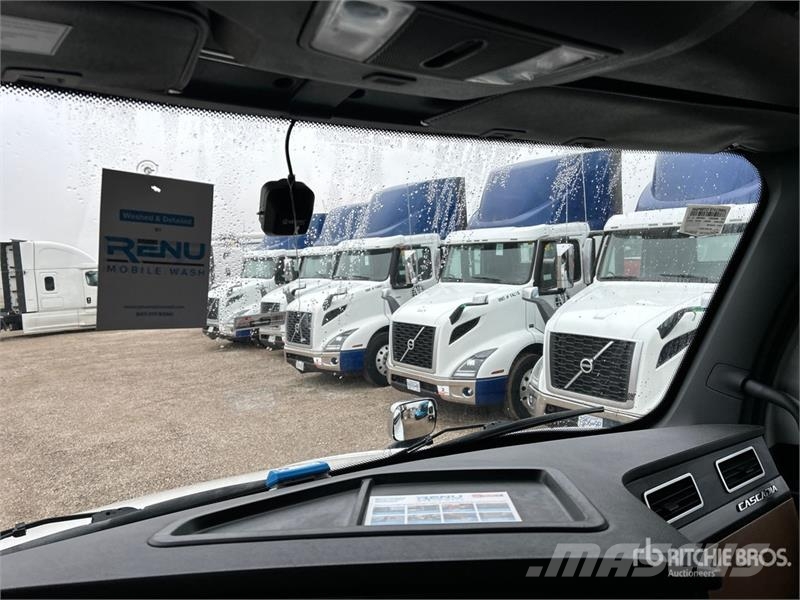 Freightliner Cascadia 126 وحدات الجر