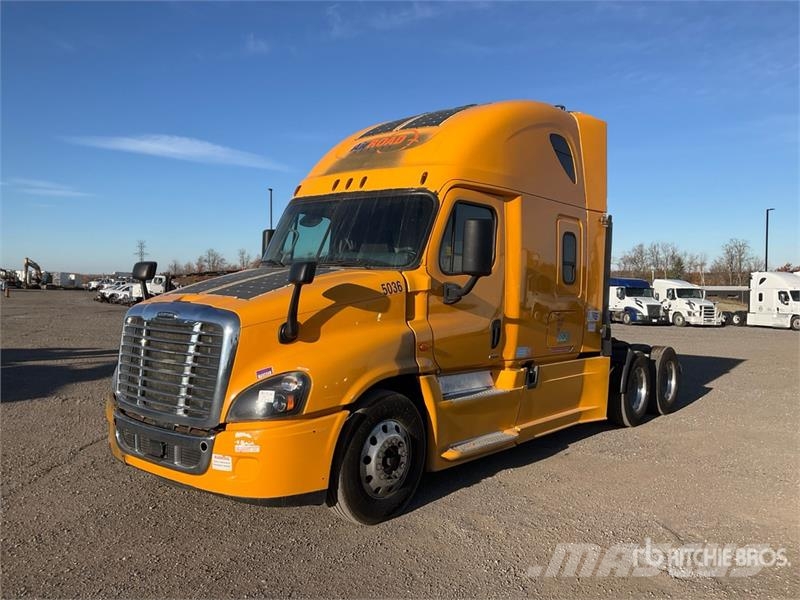 Freightliner Cascadia 125 6x4 Evolution T/A Sleeper Truck Tract Влекачи