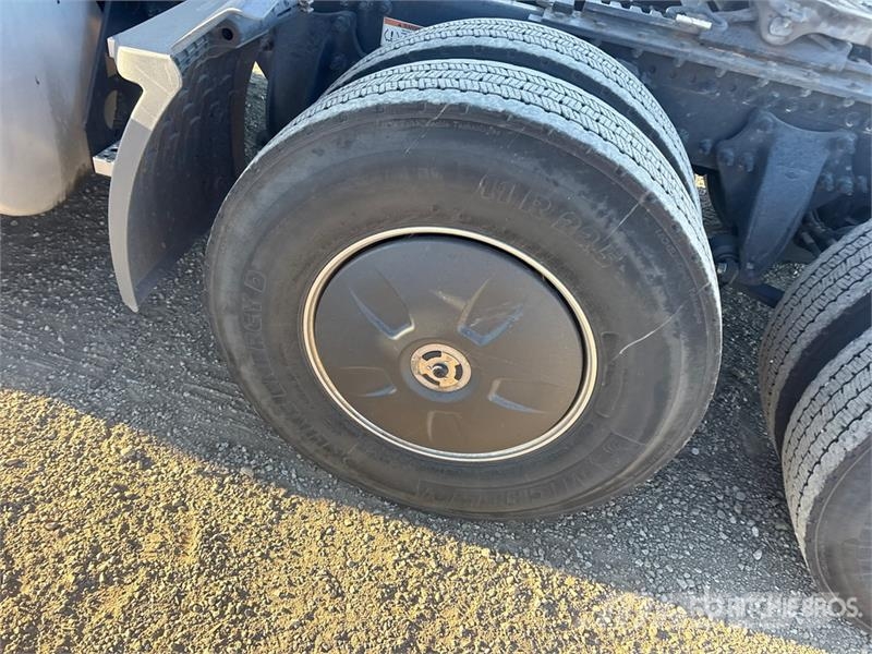 Freightliner Cascadia 126 وحدات الجر