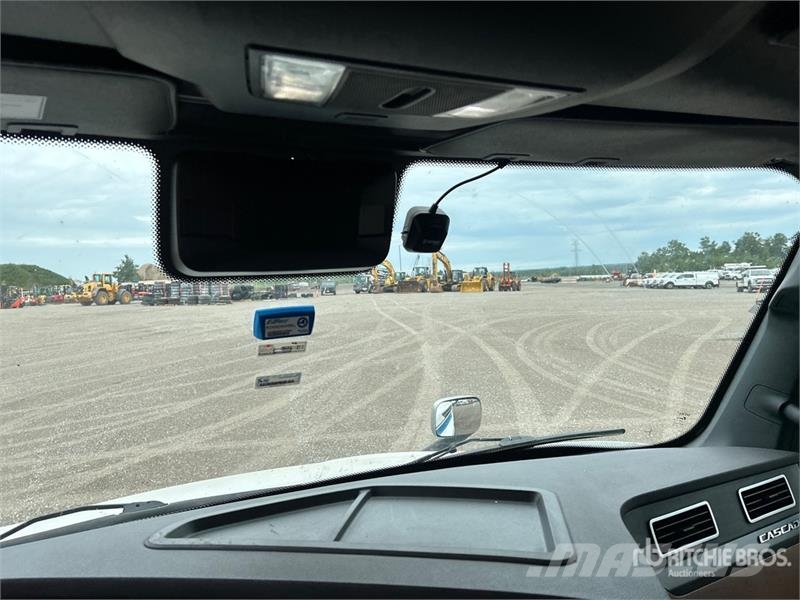 Freightliner Cascadia 126 6x4 T/A Sleeper Truck Tractor Tractor Units