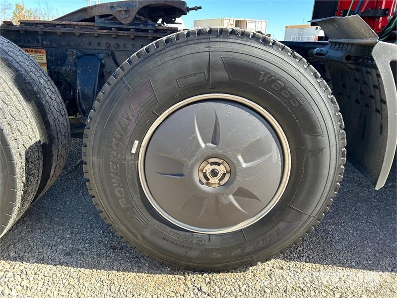 Freightliner Cascadia 126 وحدات الجر
