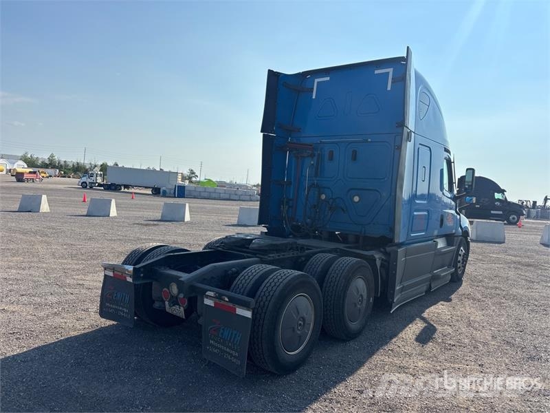 Freightliner Cascadia 126 6x4 T/A Sleeper Truck Tractor وحدات الجر