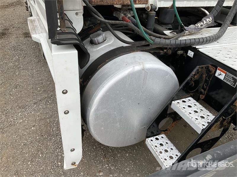 Freightliner Cascadia 126 6x4 T/A Sleeper Truck Tractor وحدات الجر