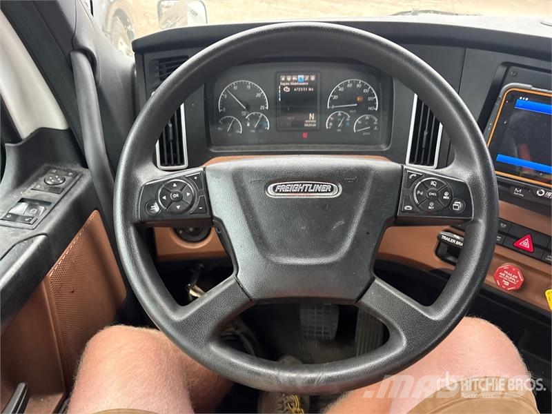 Freightliner Cascadia 126 Naudoti vilkikai