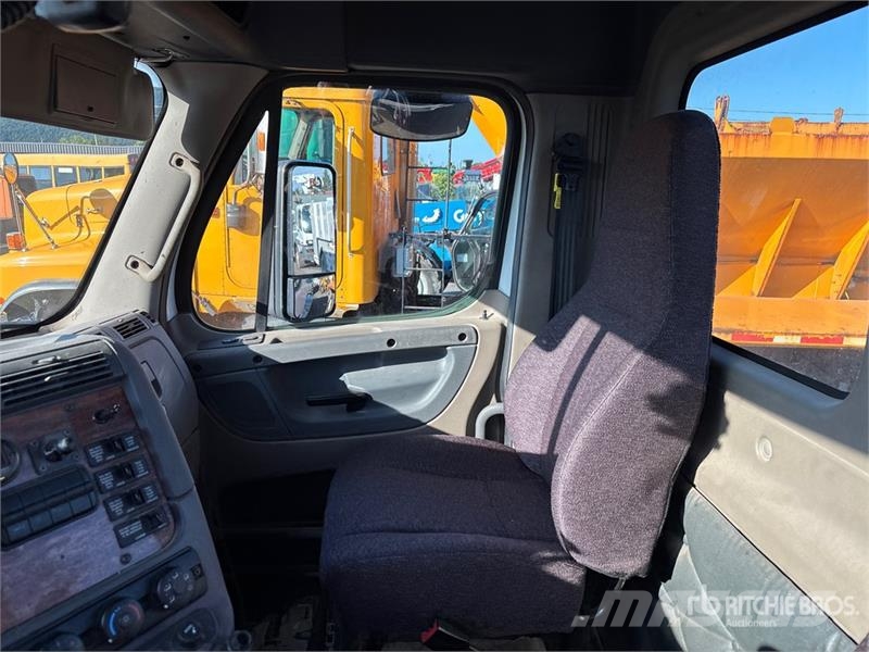 Freightliner Cascadia 125 曳引機組件