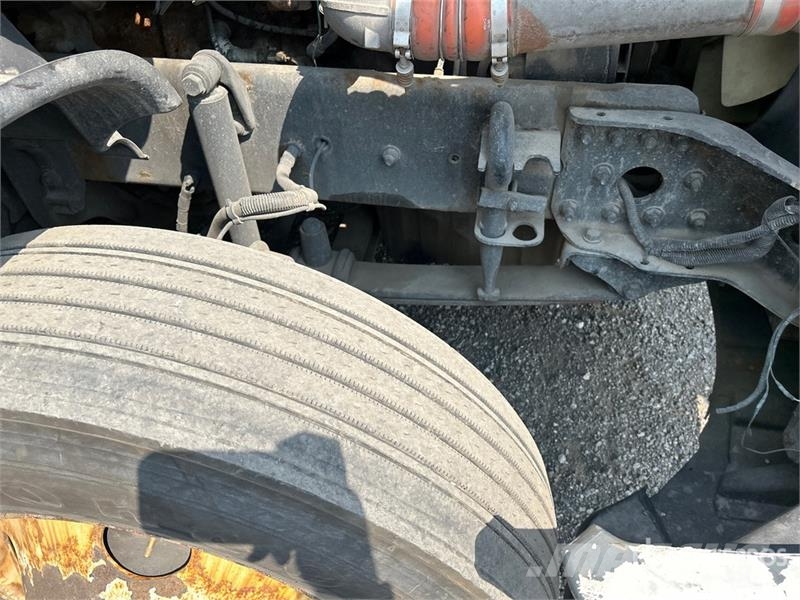 Freightliner Cascadia 125 6x4 T/A Sleeper Truck Tractor Motrici e Trattori Stradali