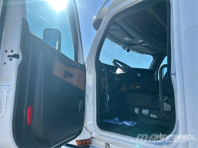 Freightliner Cascadia 126 Trekkers