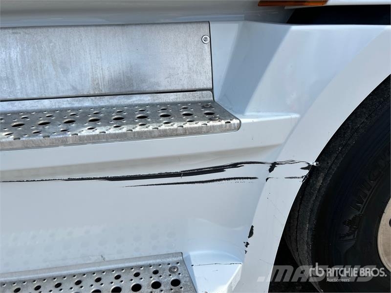 Freightliner Cascadia 126 وحدات الجر