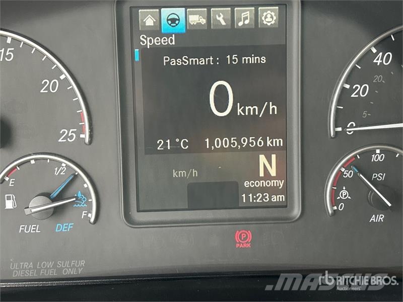 Freightliner Cascadia 126 وحدات الجر