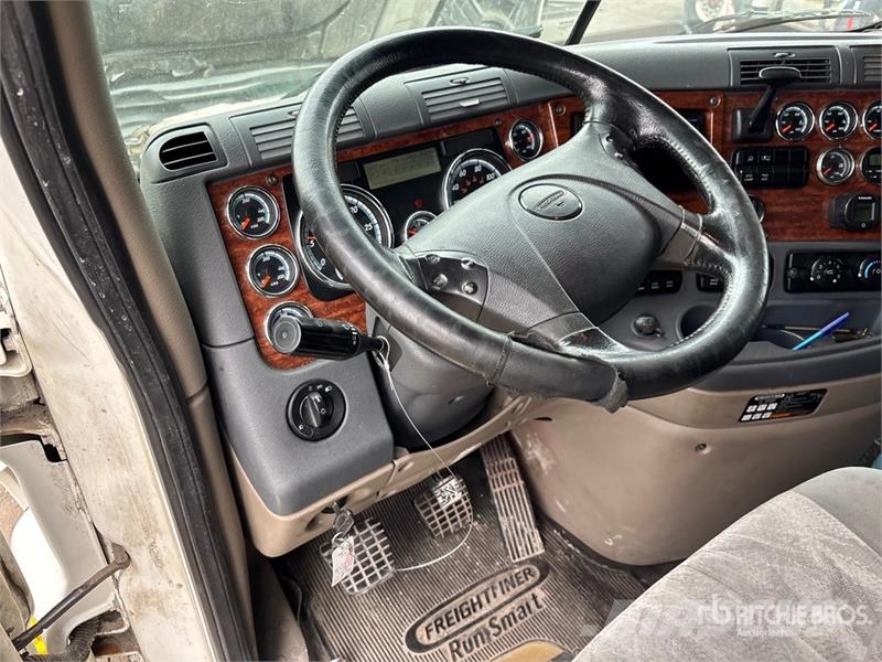 Freightliner Cascadia 125 6x4 T/A Sleeper Truck Tractor Prime Movers