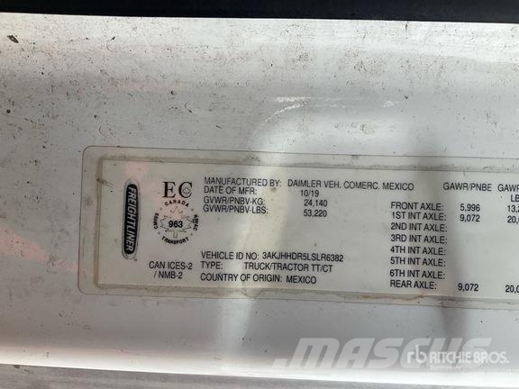 Freightliner Cascadia 126 6x4 T/A Sleeper Truck Tractor Traktorske jedinice
