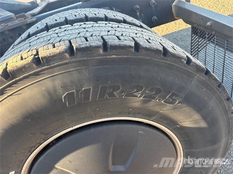 Freightliner Cascadia 126 وحدات الجر