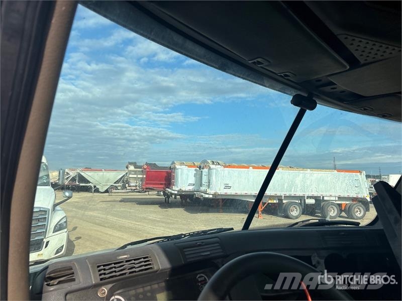 Freightliner Cascadia 125 Vetopöytäautot