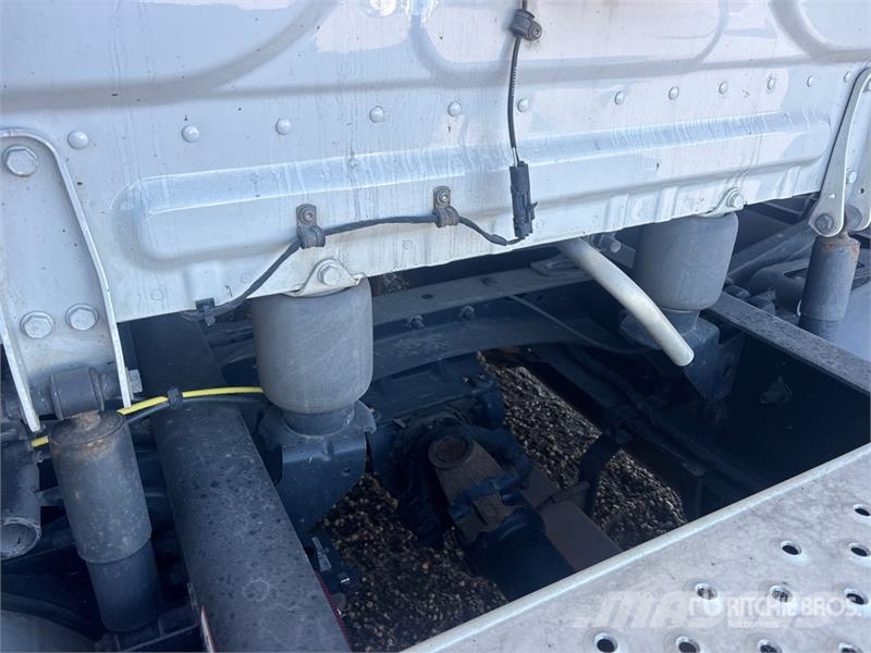 Freightliner Cascadia 126 وحدات الجر