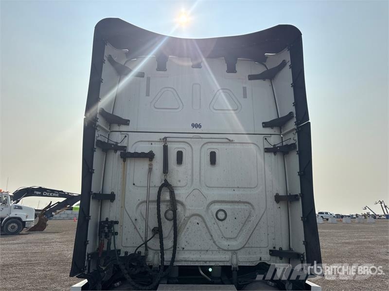 Freightliner Cascadia 126 Naudoti vilkikai
