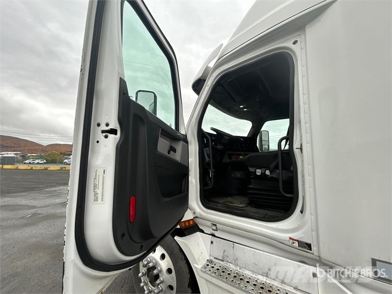 Freightliner Cascadia 116 Trekkers