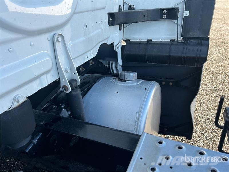 Freightliner Cascadia 126 6x4 T/A Sleeper Truck Tractor Седельные тягачи