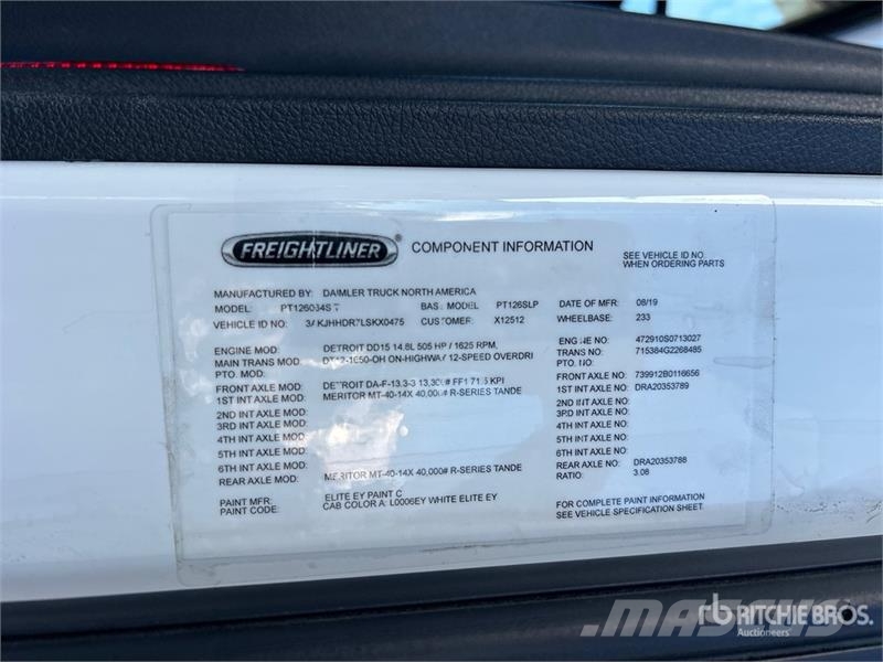 Freightliner Cascadia 126 6x4 T/A Sleeper Truck Tractor Sattelzugmaschinen