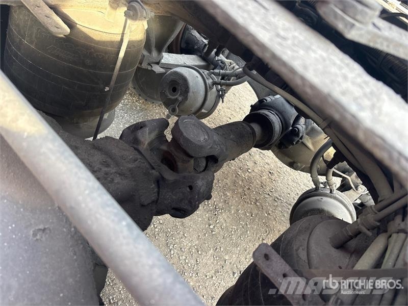 Freightliner Cascadia 125 6x4 T/A Sleeper Truck Tractor Tegljači