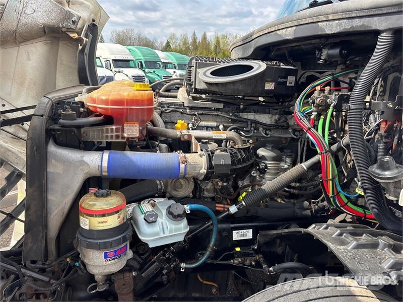 Freightliner Cascadia 126 Vetopöytäautot