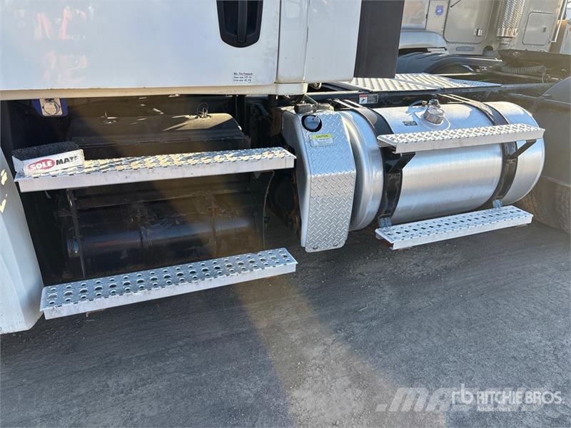 Freightliner Cascadia 126 Sadulveokid