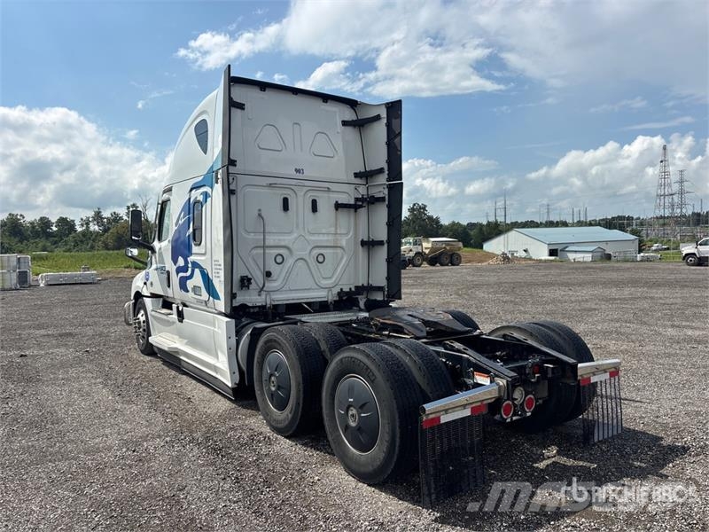 Freightliner Cascadia 126 Naudoti vilkikai
