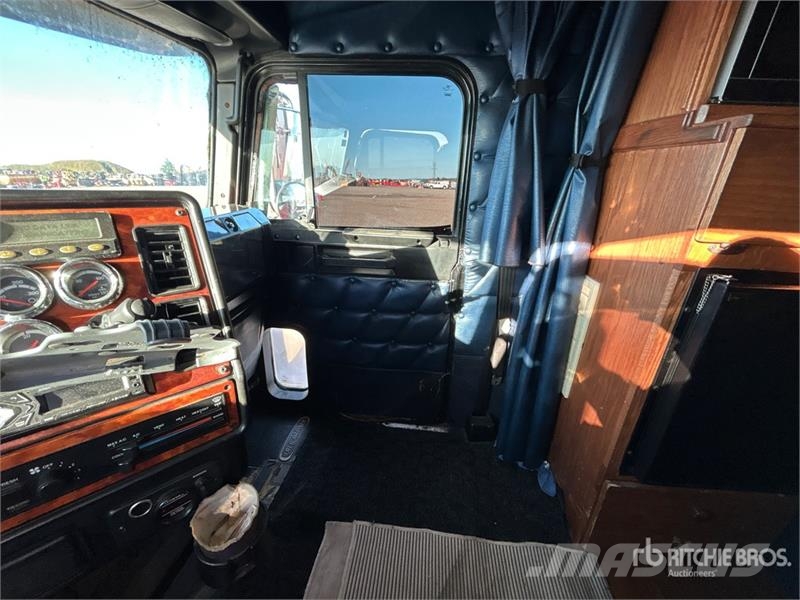 Freightliner Classic 120 Седельные тягачи