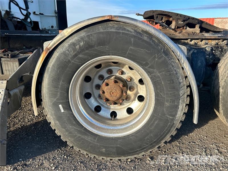 Freightliner Classic 120 Седельные тягачи