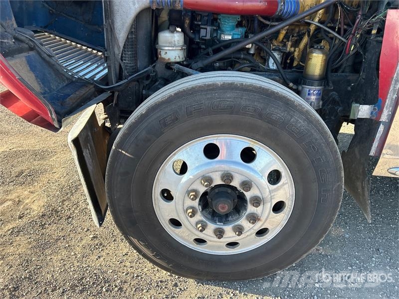 Freightliner Classic 120 Седельные тягачи