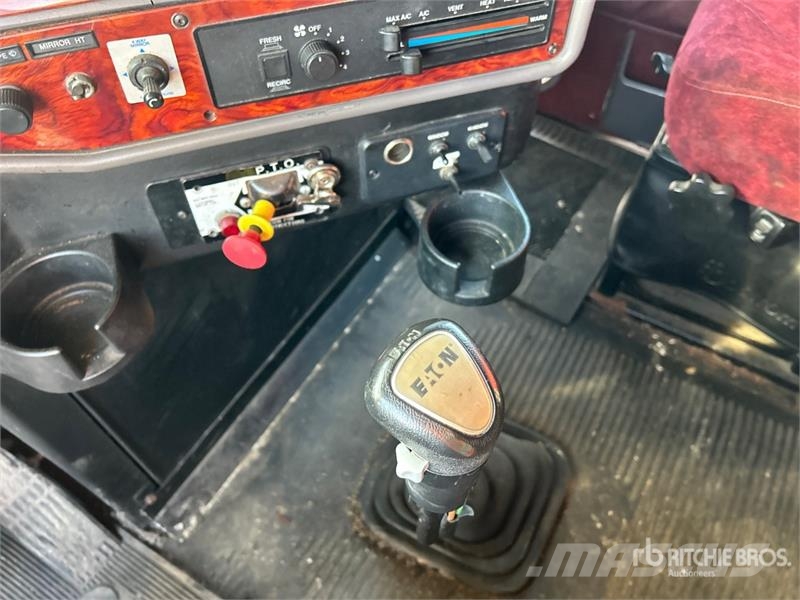 Freightliner Classic 120 Седельные тягачи