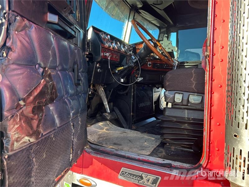 Freightliner Classic 120 Седельные тягачи